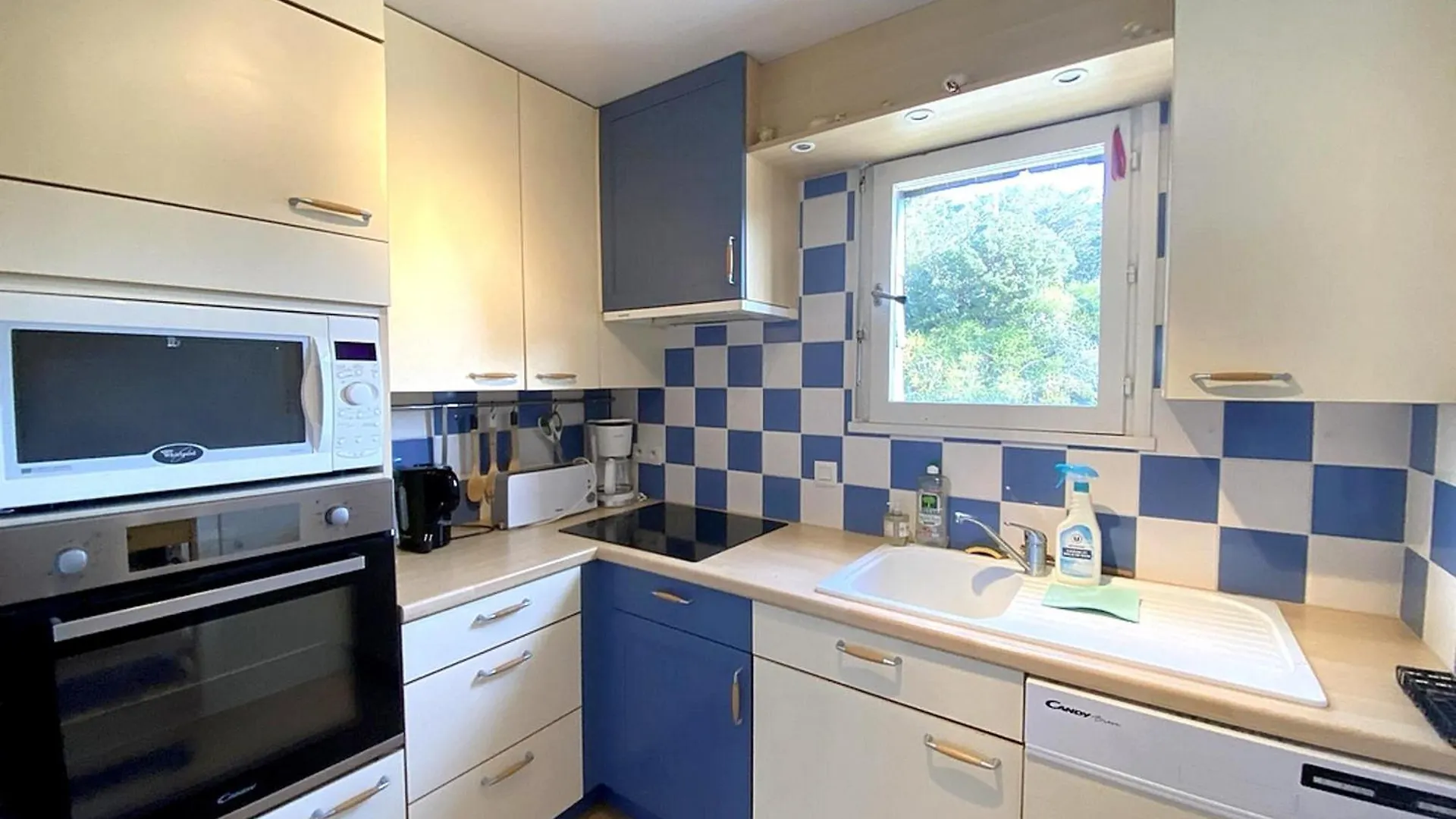 Apartment Duplex Avec Terrasse, A 250 M De La Plage Du Fogeo Et Proche Commerces - Fr-1-639-114 Arzon